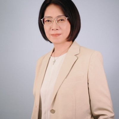 Esther Chang 張瓊文